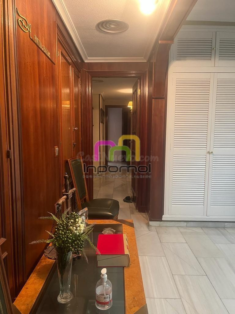 MAGNÍFICO PISO DE 5 DORMITORIOS CON GARAJE Y TRASTERO EN PLE - foto 4
