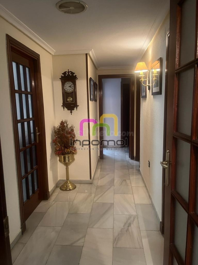MAGNÍFICO PISO DE 5 DORMITORIOS CON GARAJE Y TRASTERO EN PLE - foto 5