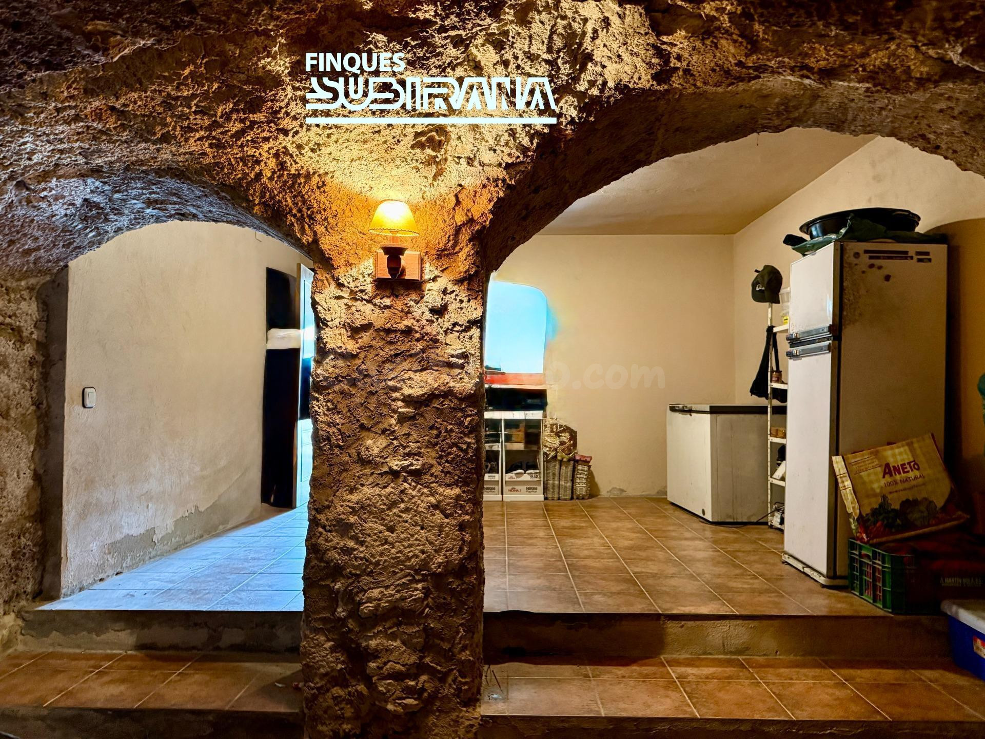 CASA A LA TORRE DE CLARAMUNT POBLE AMB PRECIOSES VISTES A LA