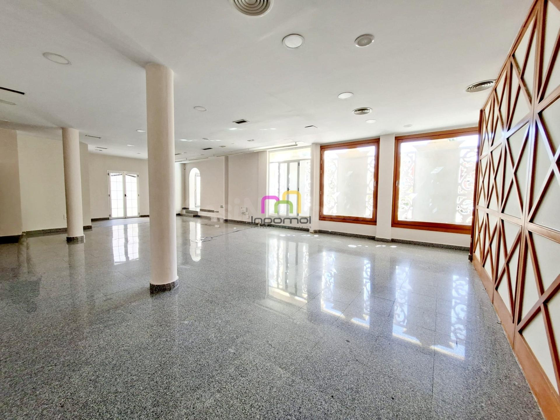 ¡ESTUPENDA OFICINA EN ALQUILER! - foto 3