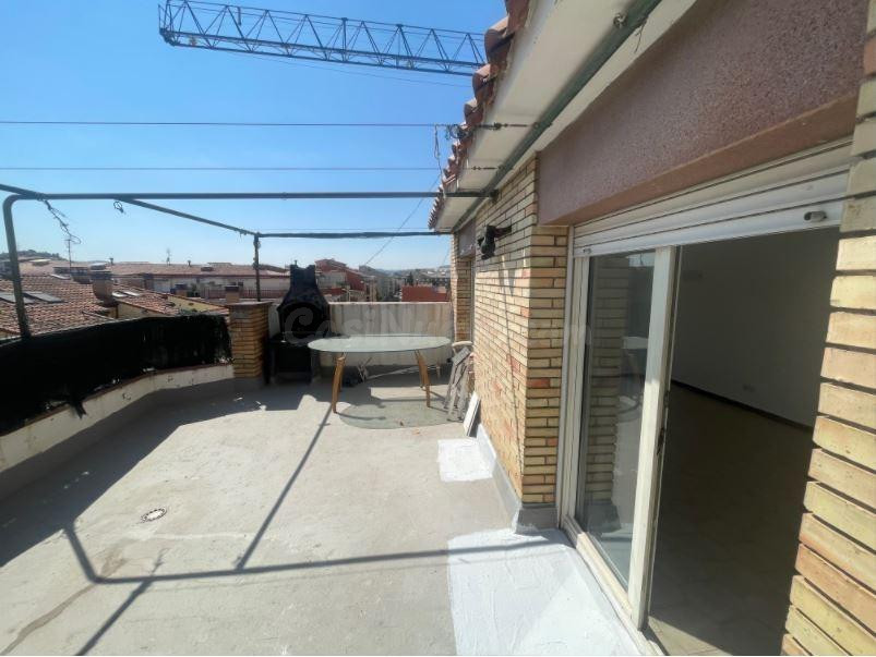 Àtic en venda lluminós amb terrassa i excel·lents vistes