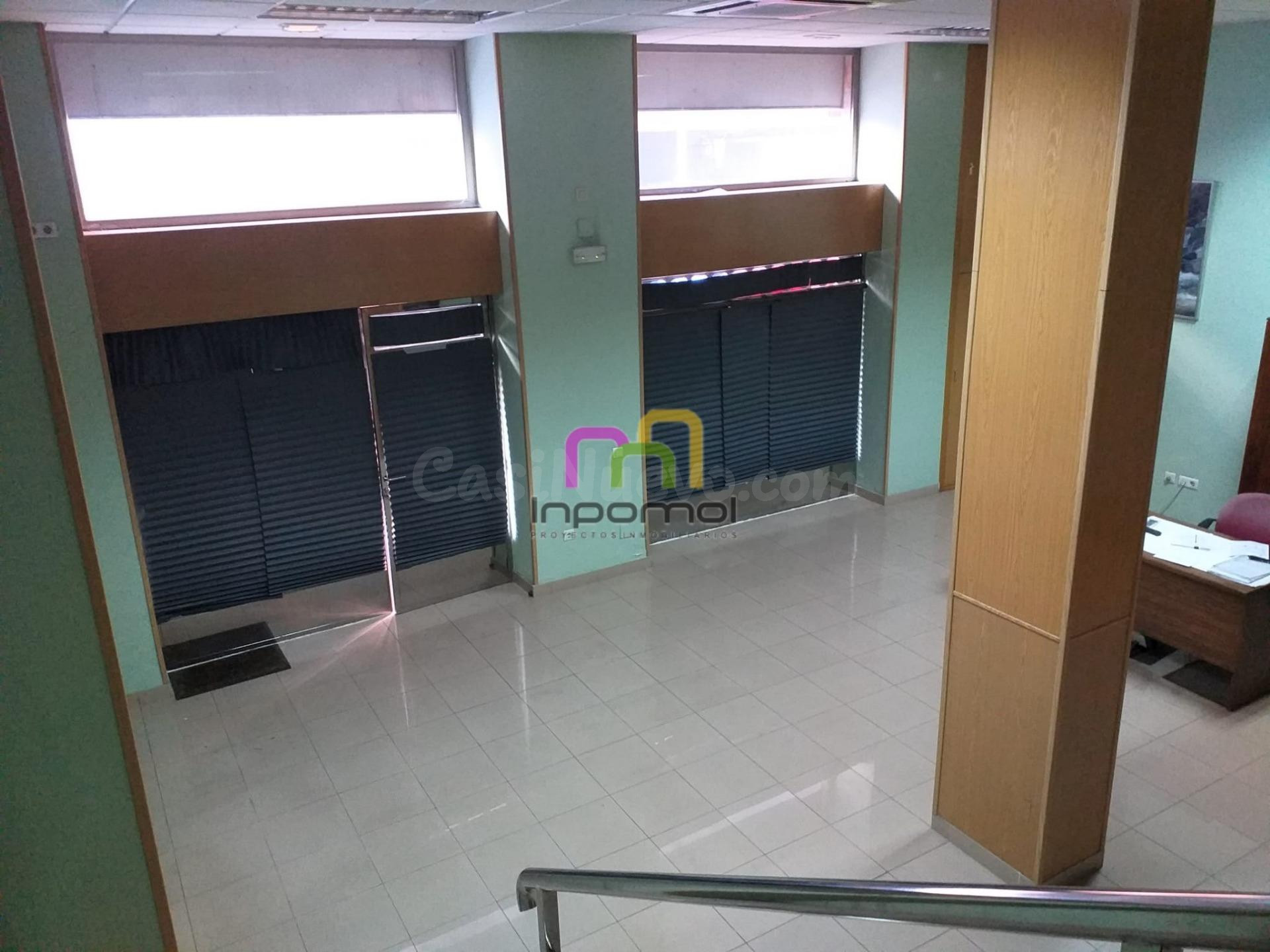 ¡ESTUPENDO LOCAL COMERCIAL EN PLENO CENTRO!