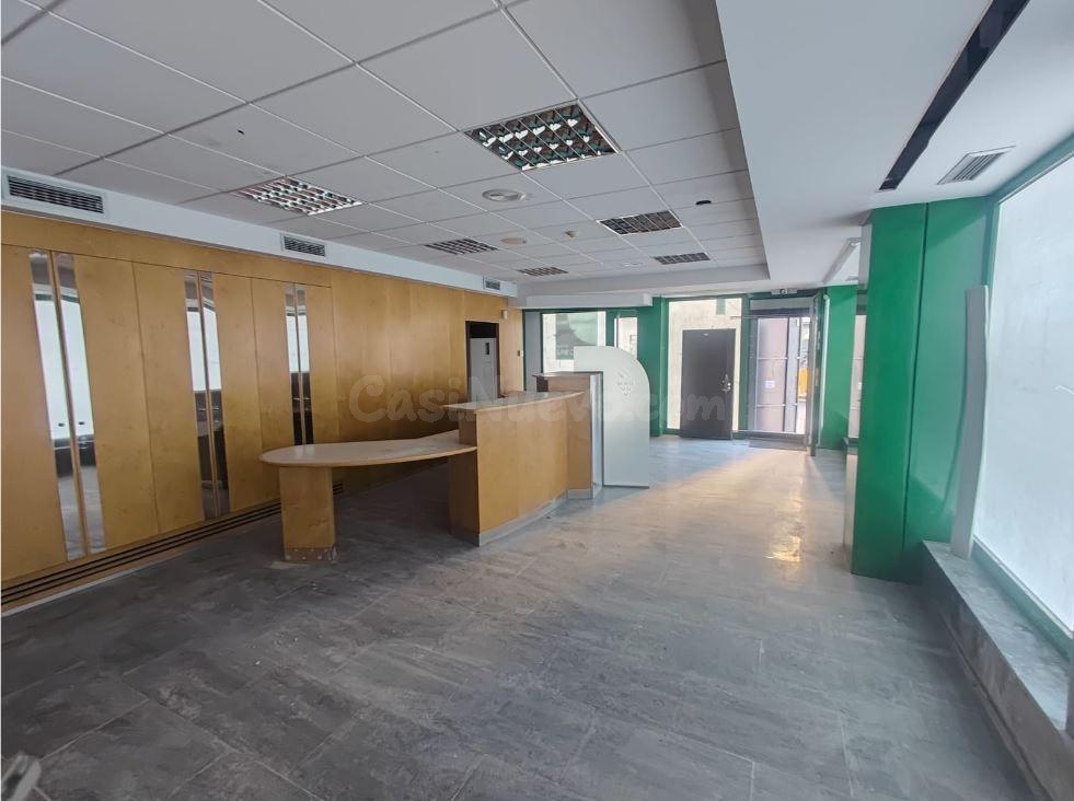 Local comercial en lloguer en ubicació privilegiada a Santa  - foto 3