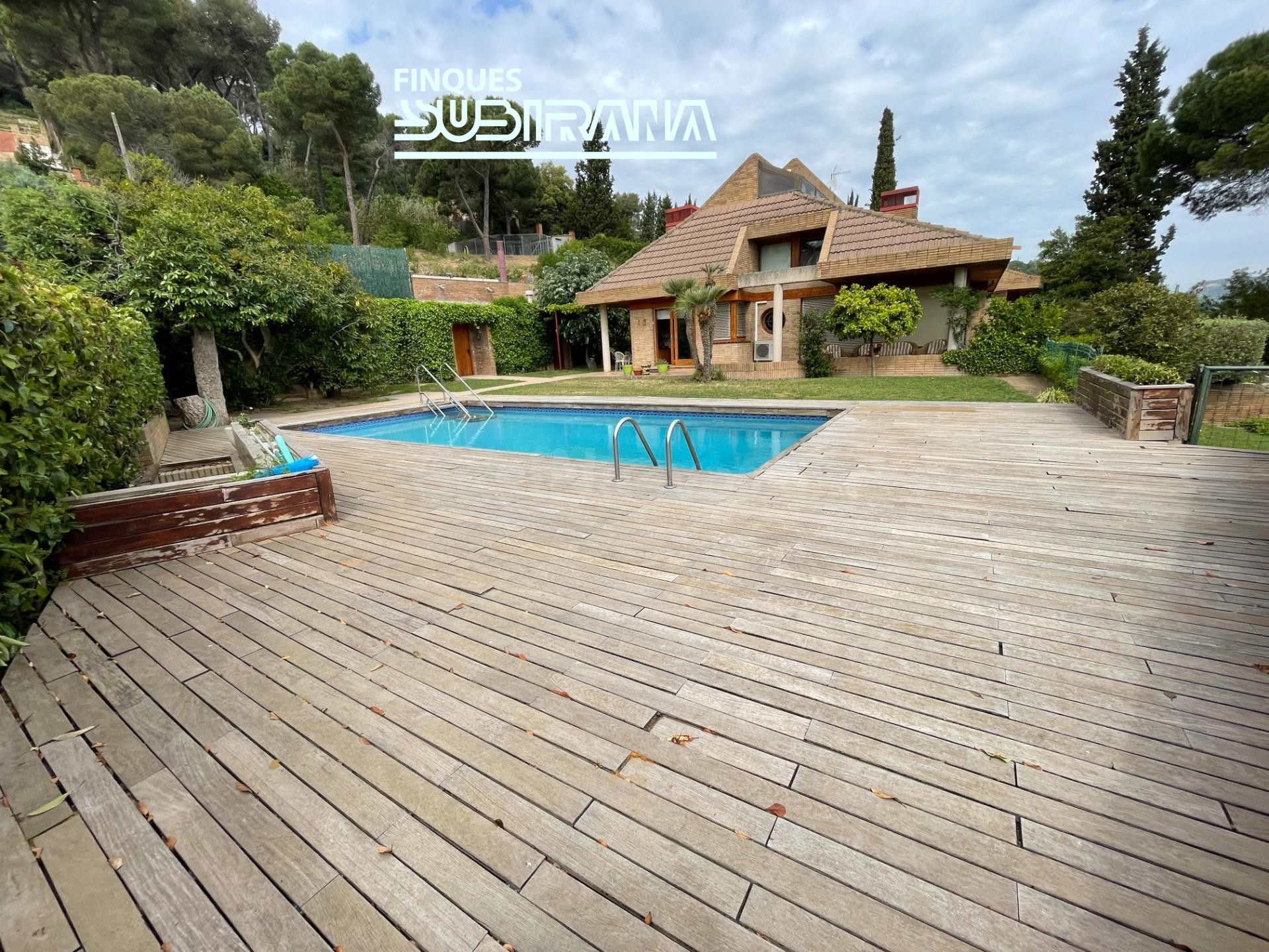 ESPECTACULAR VILLA D'AUTOR A CAPELLADES: ARQUITECTURA SENYOR - foto 2