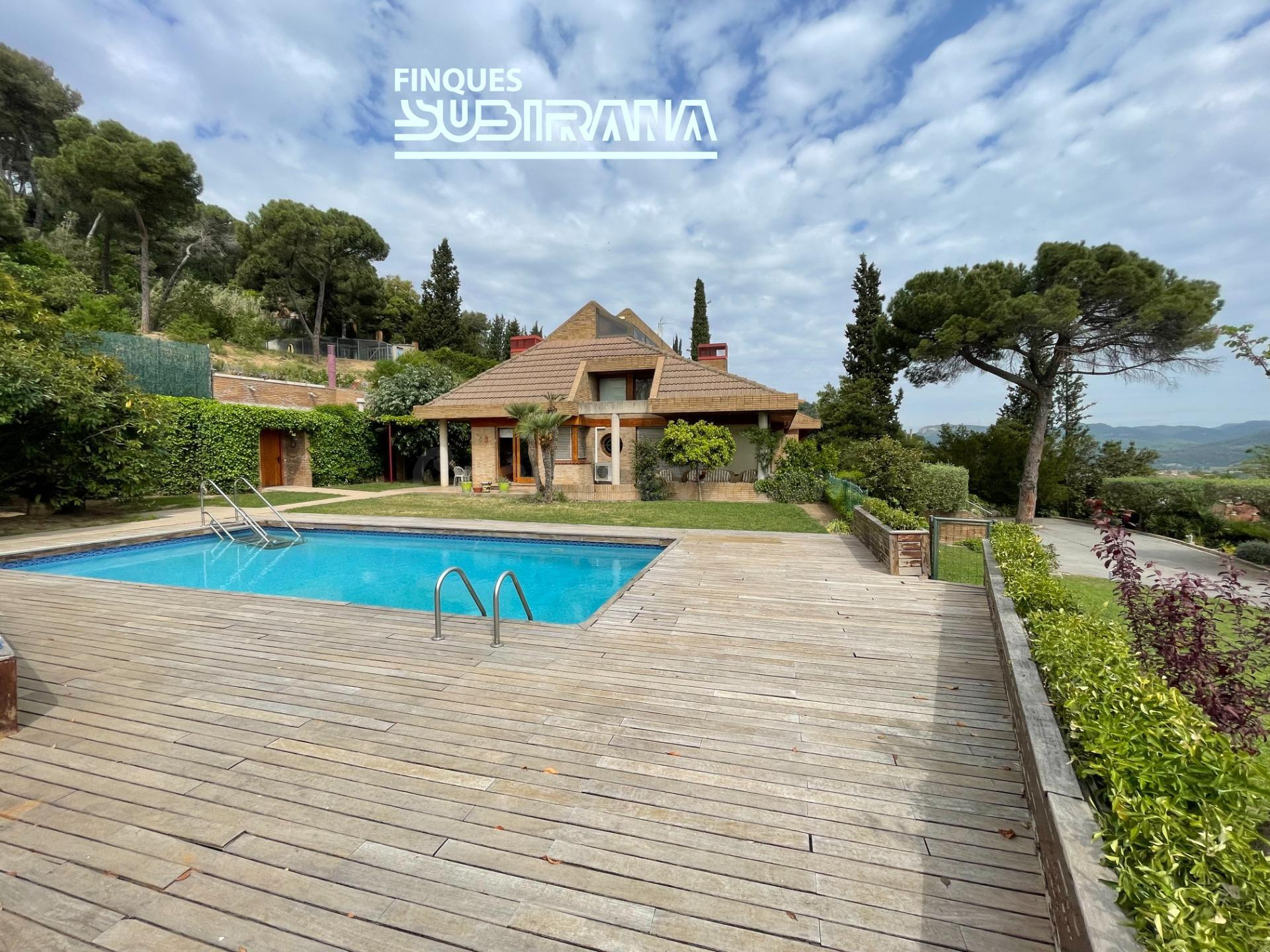 ESPECTACULAR VILLA D'AUTOR A CAPELLADES: ARQUITECTURA SENYOR - foto 3