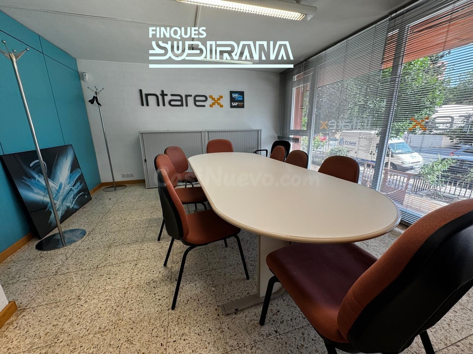Local comercial lluminós i versàtil en una ubicació excel·le - foto 3