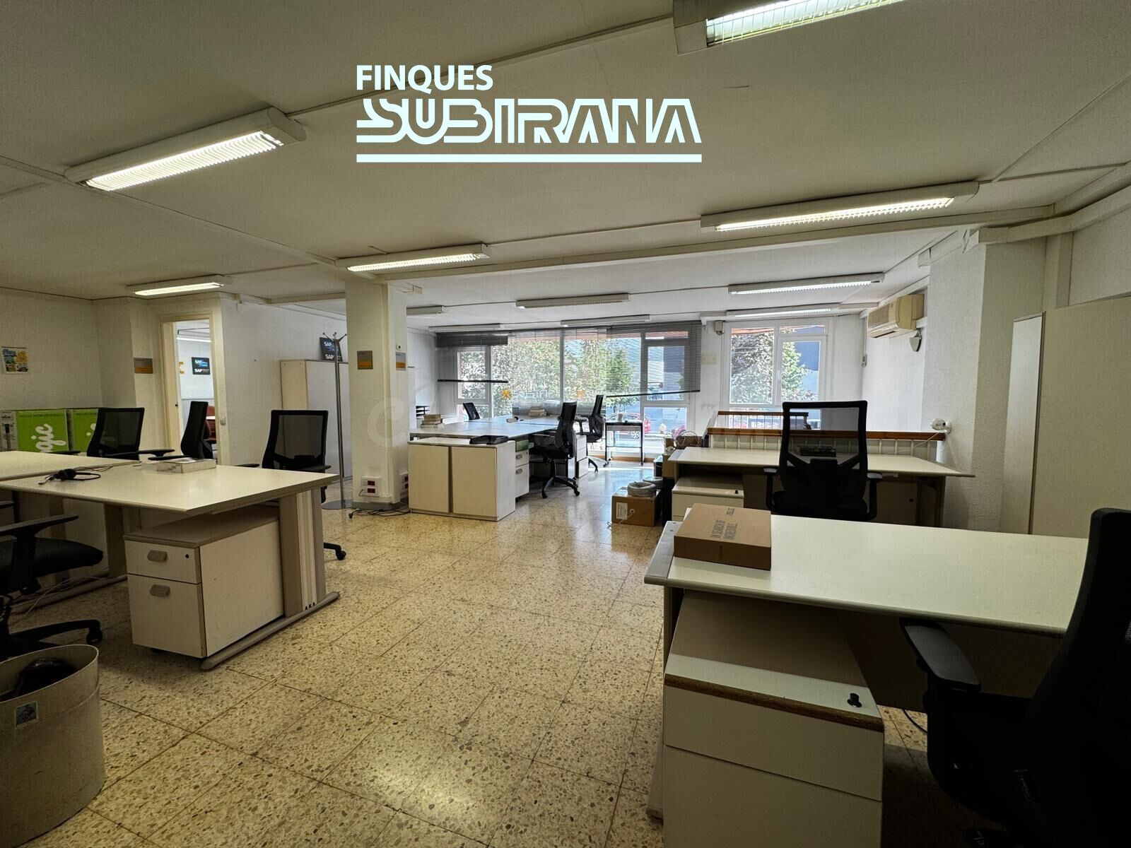 Local comercial lluminós i versàtil en una ubicació excel·le - foto 5
