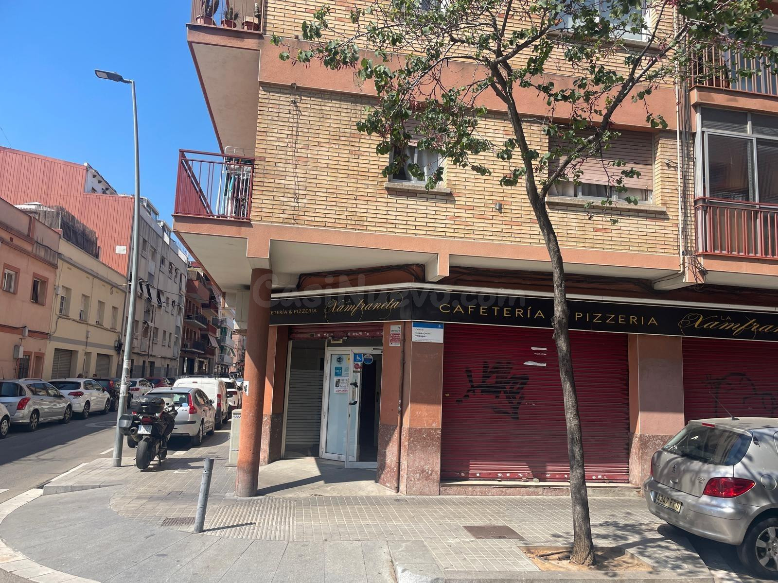 LOCAL COMERCIAL JUNTO A PLAZA CATALUNYA, 122 M2. ESQUINERO. 