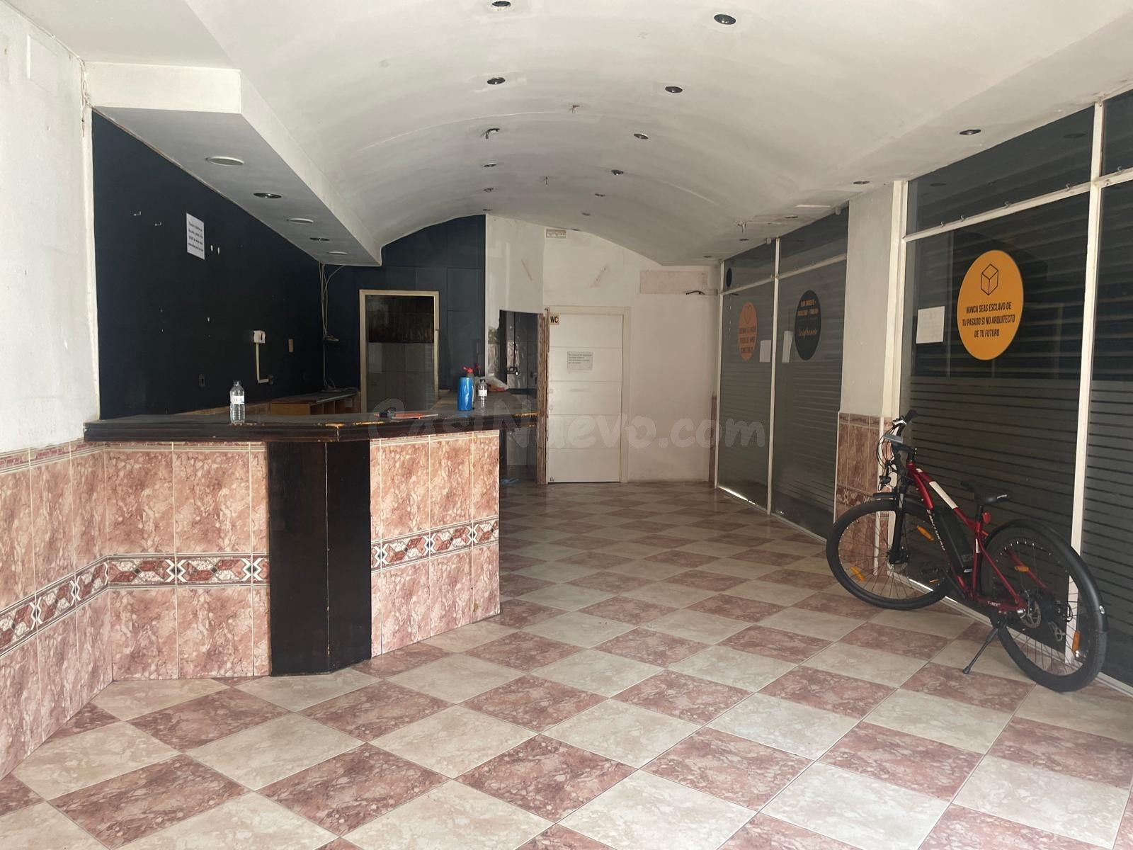 LOCAL COMERCIAL JUNTO A PLAZA CATALUNYA, 122 M2. ESQUINERO.  - foto 3