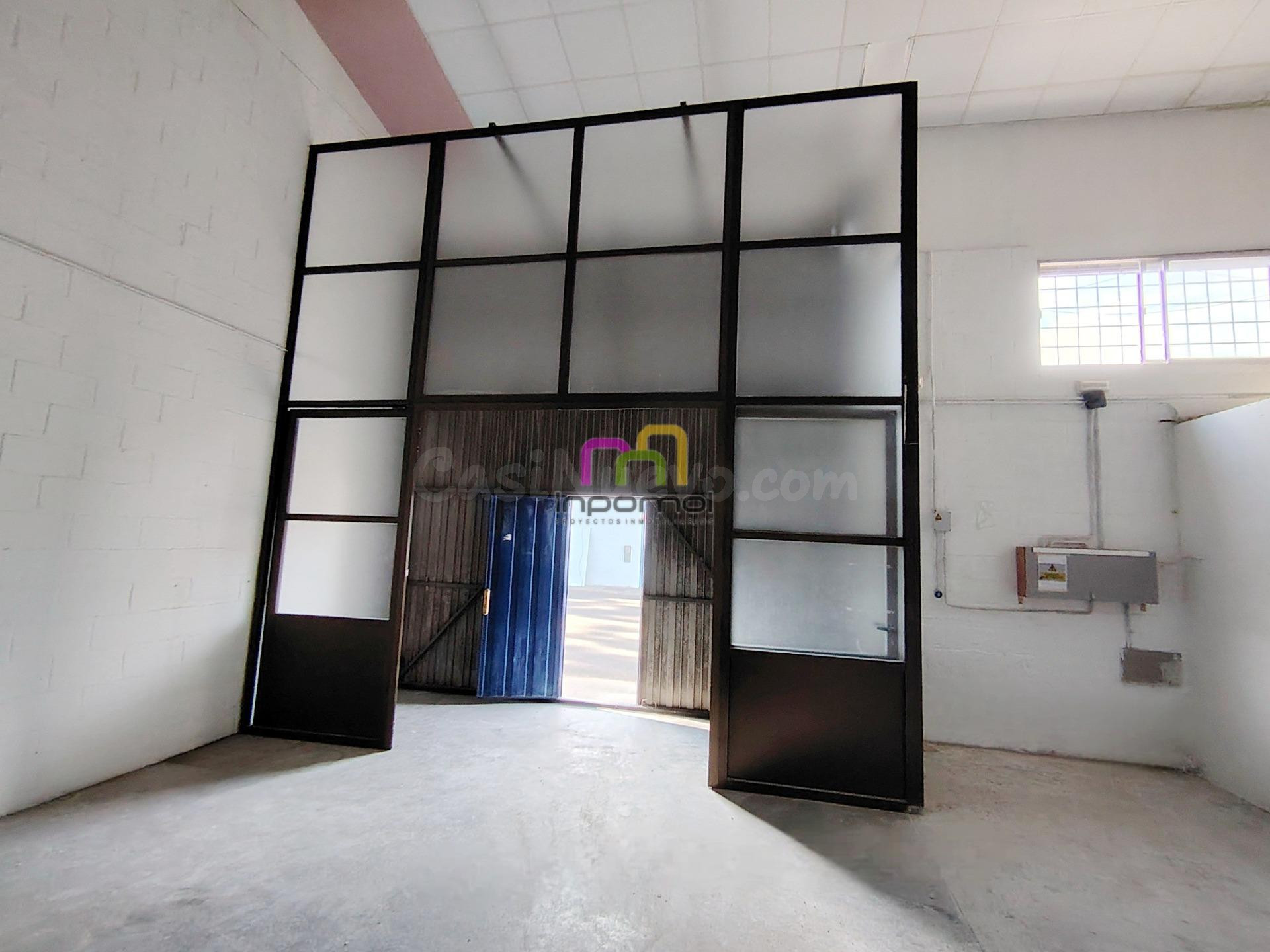 NAVE TOTALMENTE ACONDICIONADA, EN POL. INDUSTRIAL; BADAJOZ - foto 5