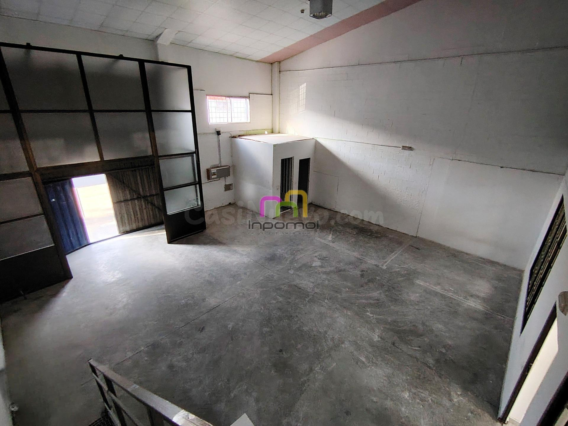 NAVE TOTALMENTE ACONDICIONADA EN POL. INDUSTRIAL; BADAJOZ