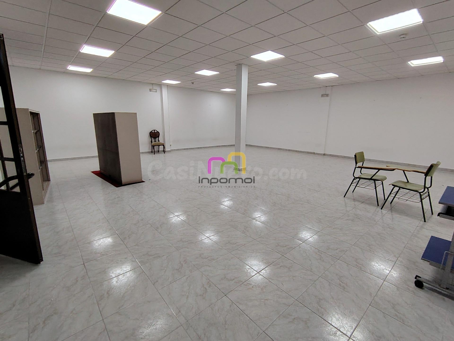 NAVE TOTALMENTE ACONDICIONADA EN POL. INDUSTRIAL; BADAJOZ - foto 2