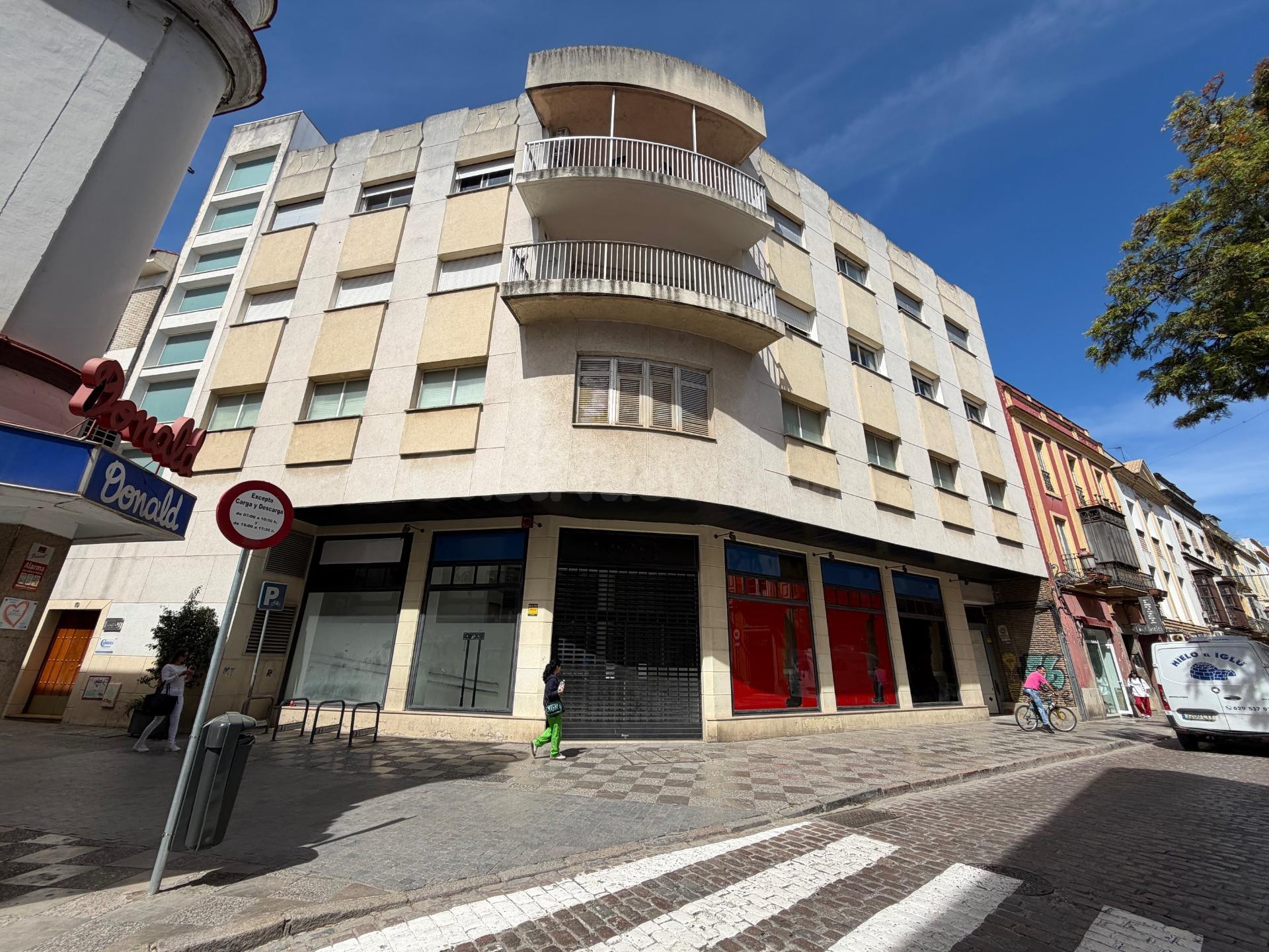 LOCAL COMERCIAL EN PLENO CENTRO DE JEREZ