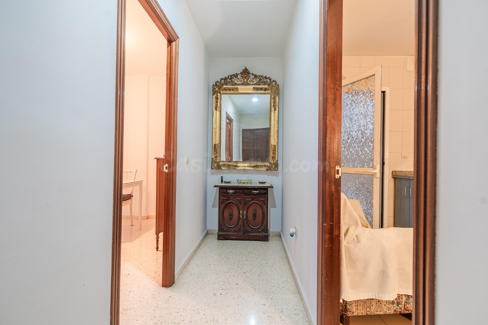 MODERNO APARTAMENTO DE 2 DORMITORIOS, PATIO, GARAJE Y ASCENSOR. - foto 4