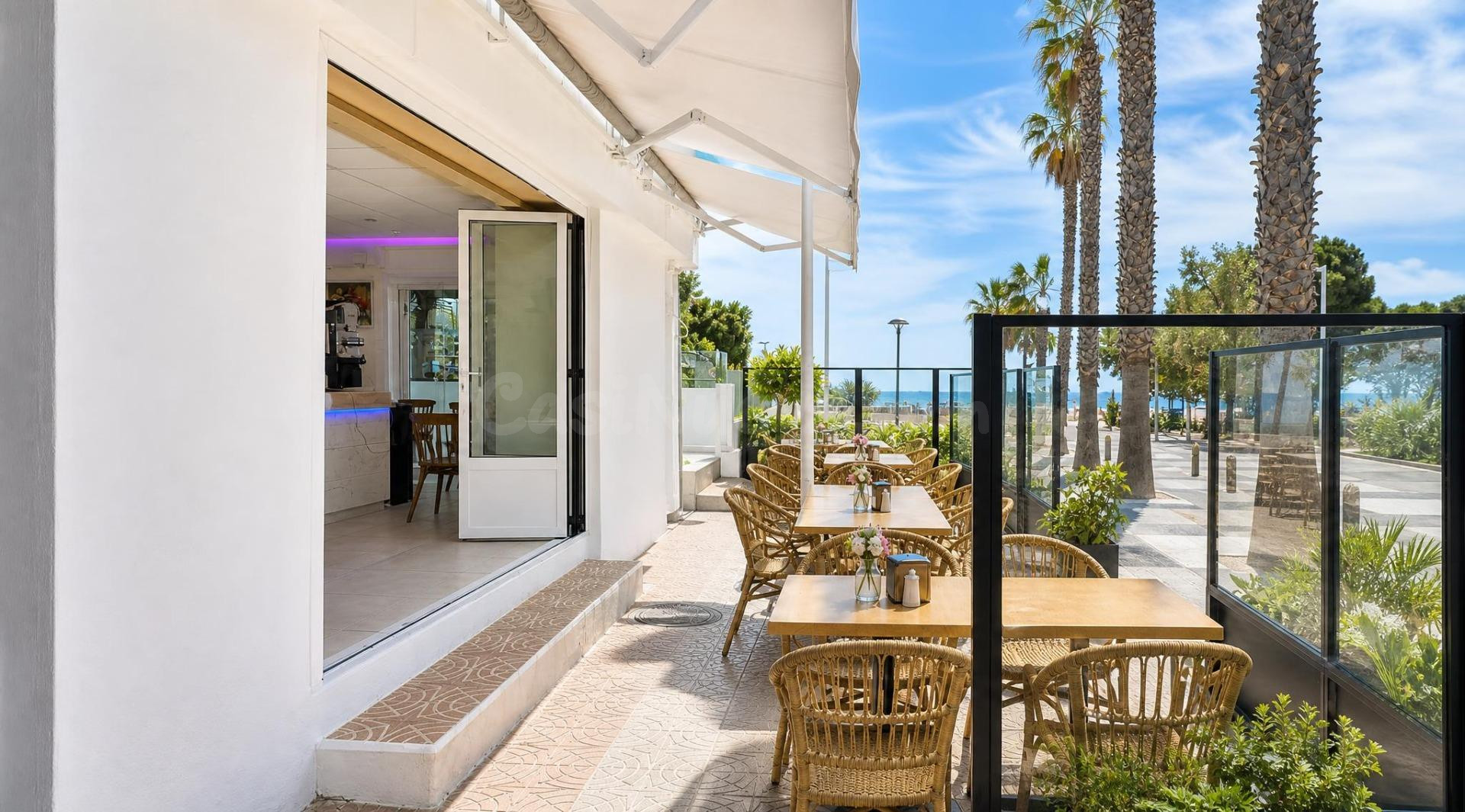 RESTAURANTE LISTO PARA FUNCIONAR EN PRIMERA LÍNEA DE PLAYA D - foto 3