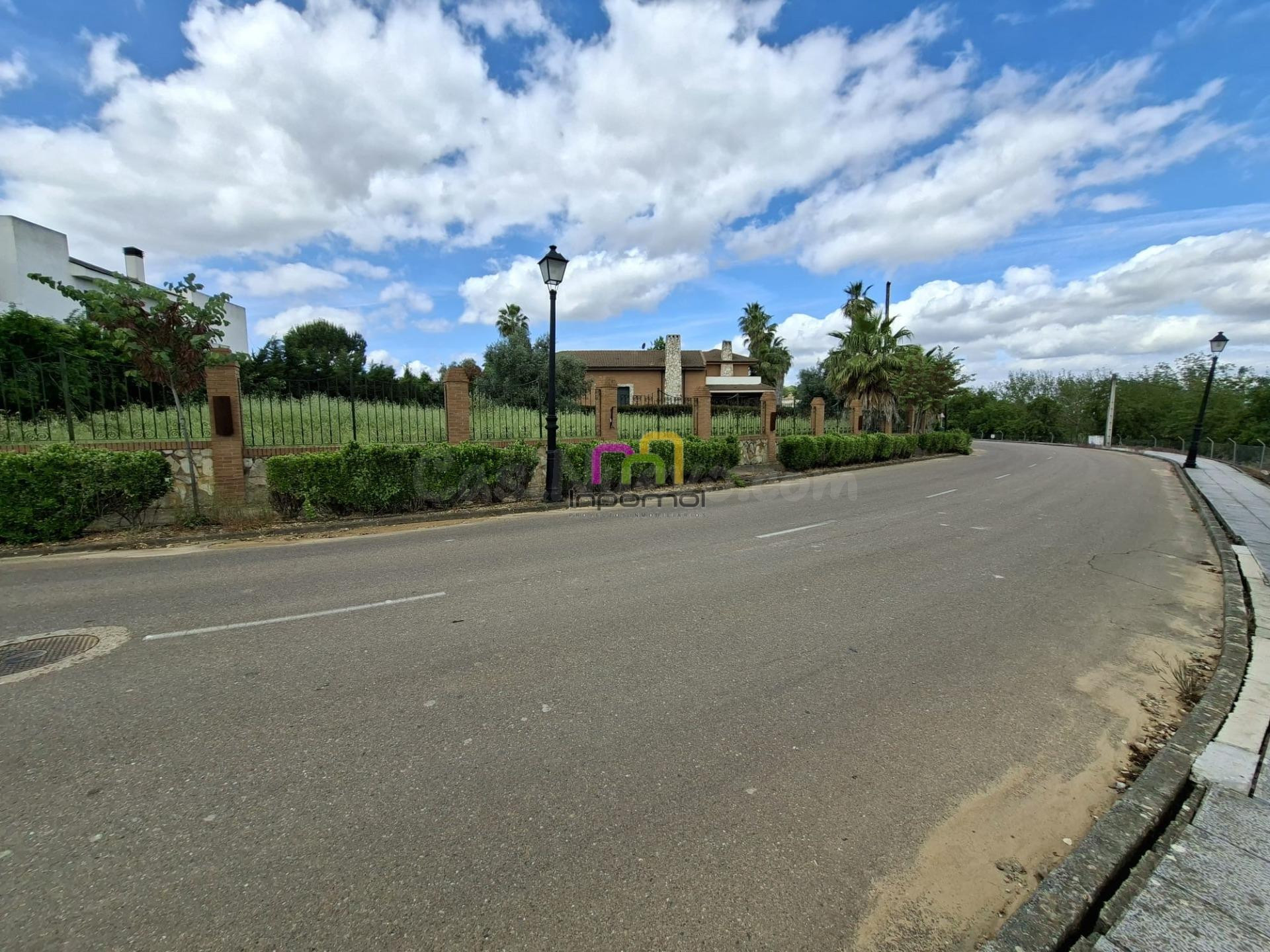 OPORTUNIDAD ÚNICA: PARCELA EN URB. CAMPO DE GOLF, BADAJOZ - foto 3