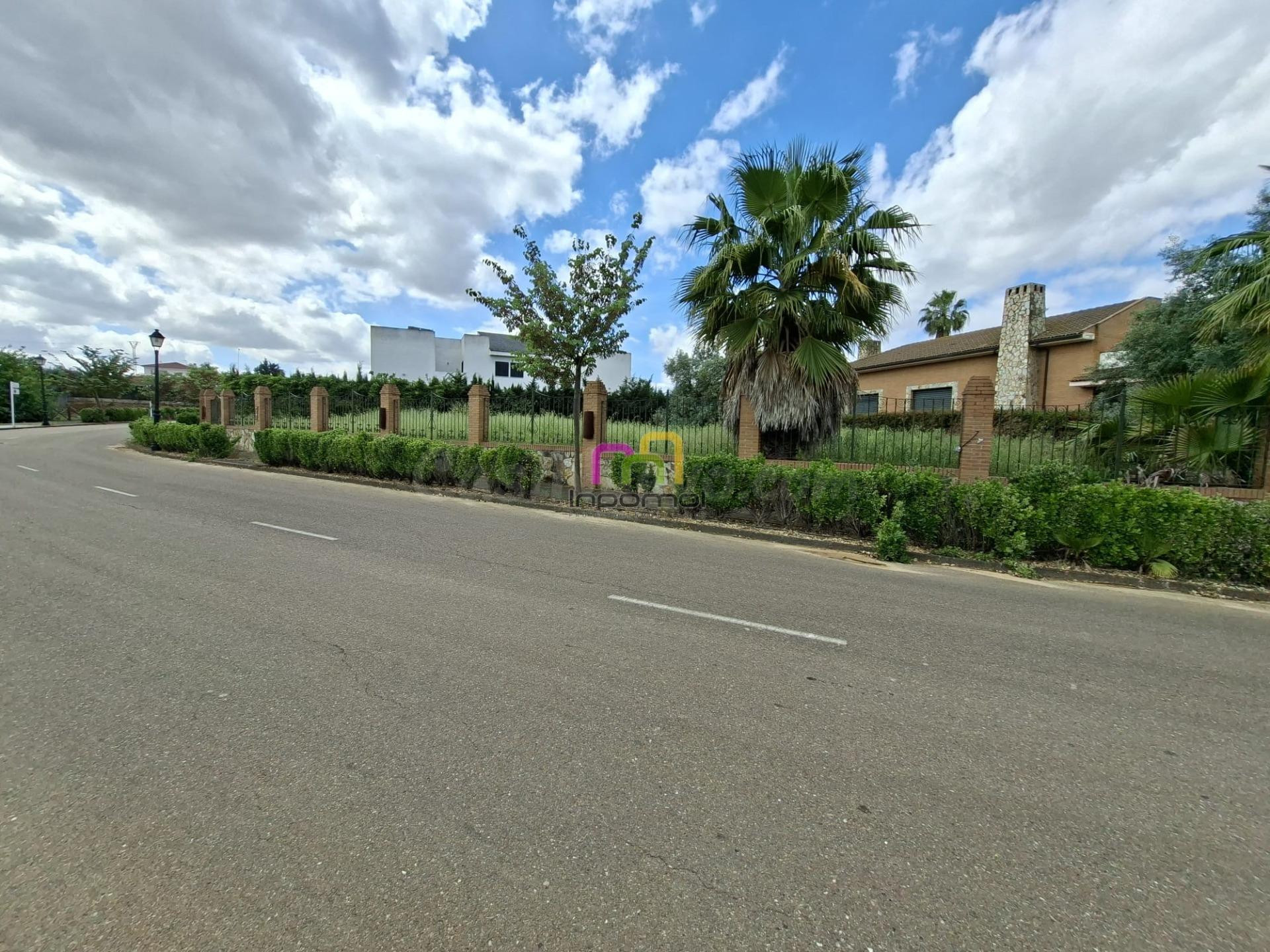 OPORTUNIDAD ÚNICA: PARCELA EN URB. CAMPO DE GOLF, BADAJOZ - foto 4