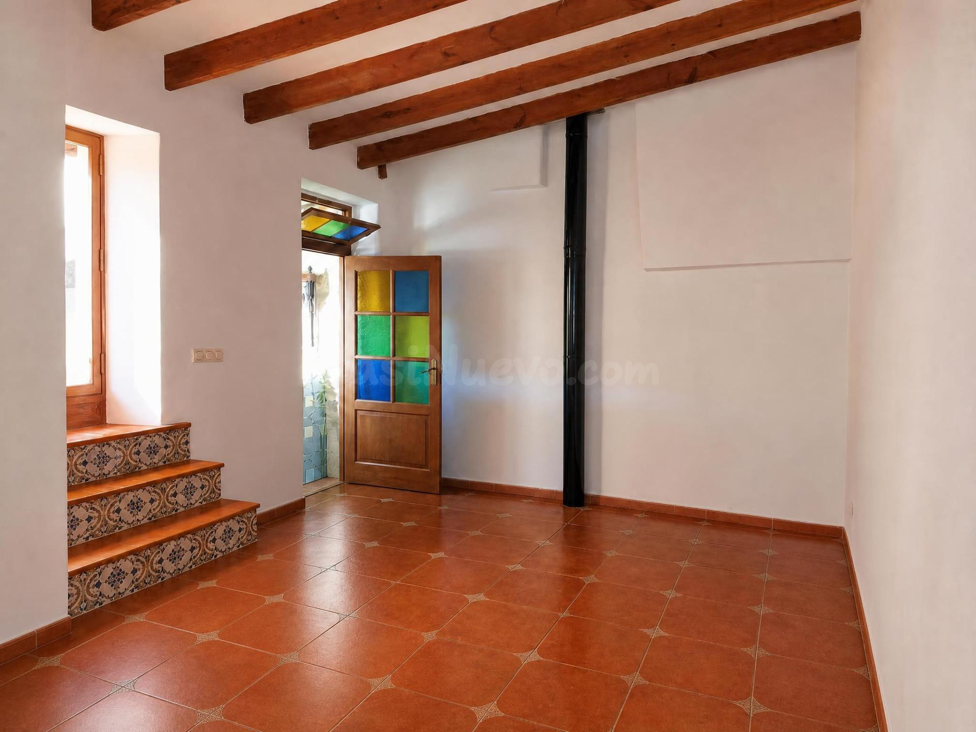 CASA ADOSADA DE PUEBLO CON DOS ACCESOS: DOS CALLES, DOS ALTU - foto 3