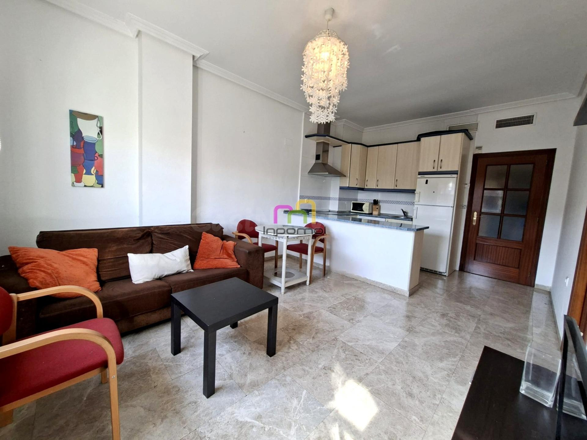 AMPLIA OFICINA CONVERTIDA EN VIVIENDA EN HUERTA ROSALES, BADAJOZ - ¡IDEAL PARA INVERSORES! ✨ - foto 4