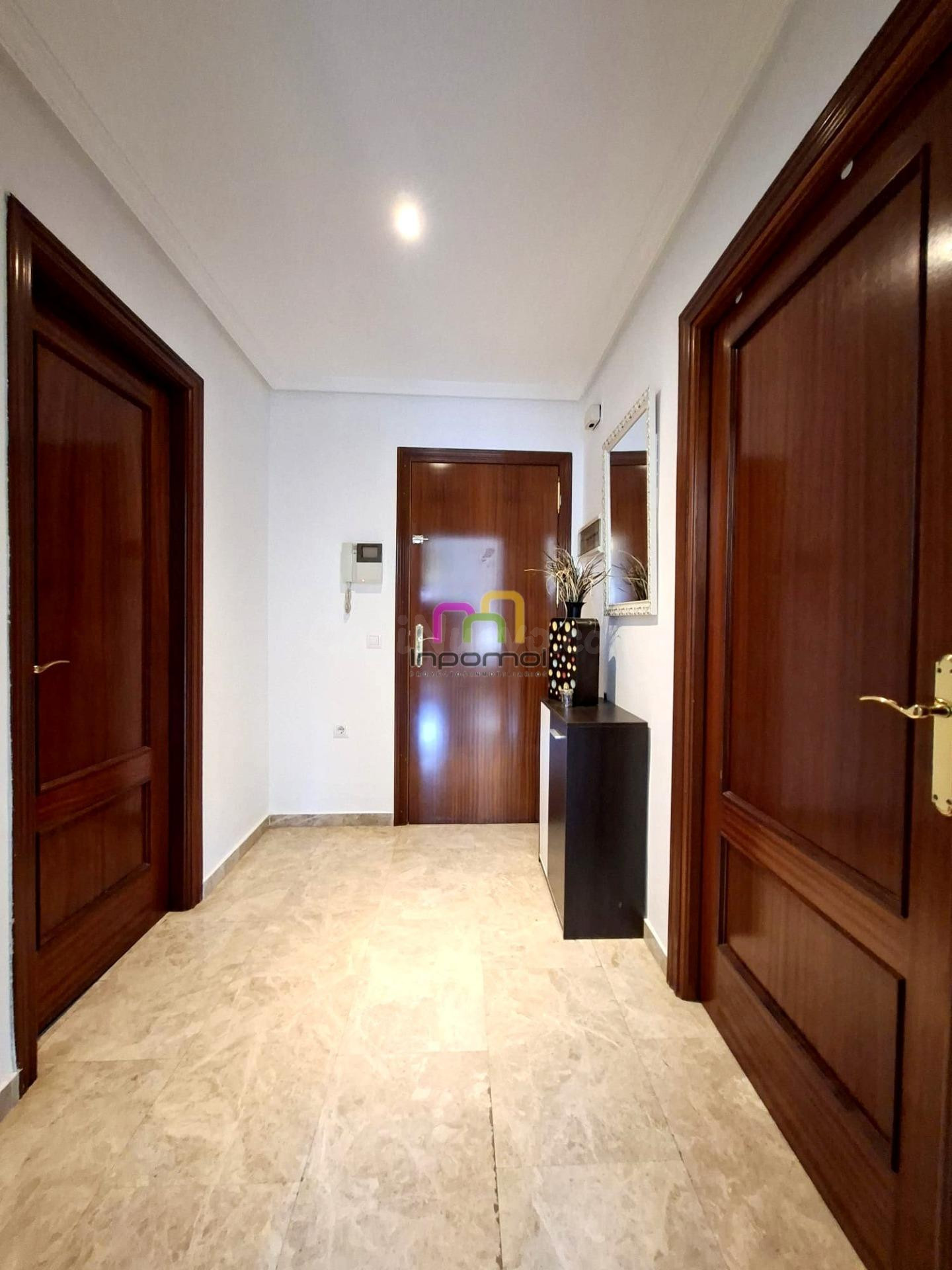 AMPLIA OFICINA CONVERTIDA EN VIVIENDA EN HUERTA ROSALES, BADAJOZ - ¡IDEAL PARA INVERSORES! ✨ - foto 5