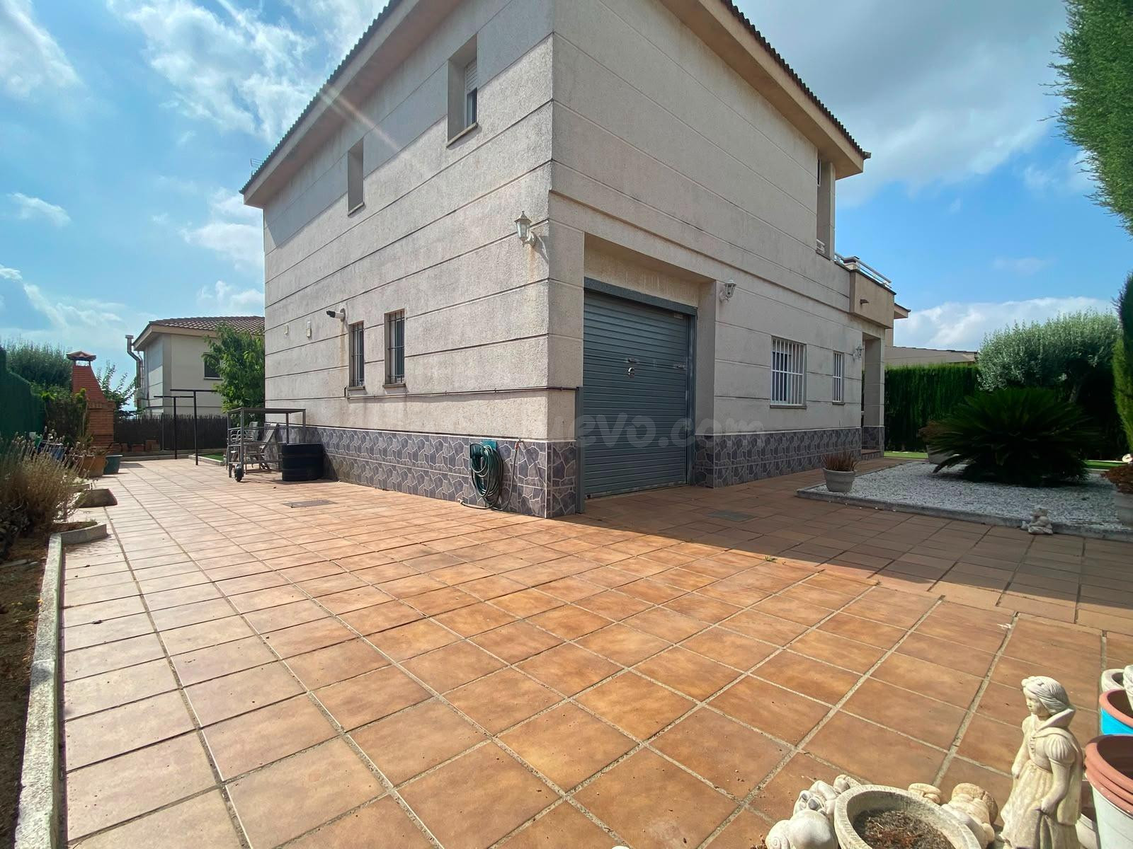 CASA EN VENDA A ESPARREGUERA - foto 3