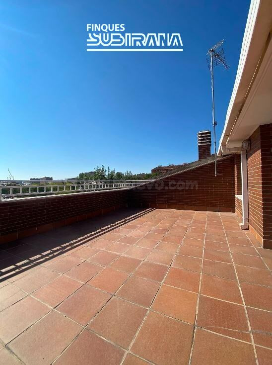Exclusiva casa unifamiliar de 255 m2 amb ampli pati privat i