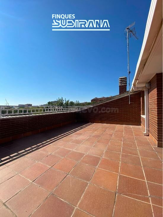 Exclusiva casa unifamiliar de 255 m2 amb ampli pati privat i - foto 2