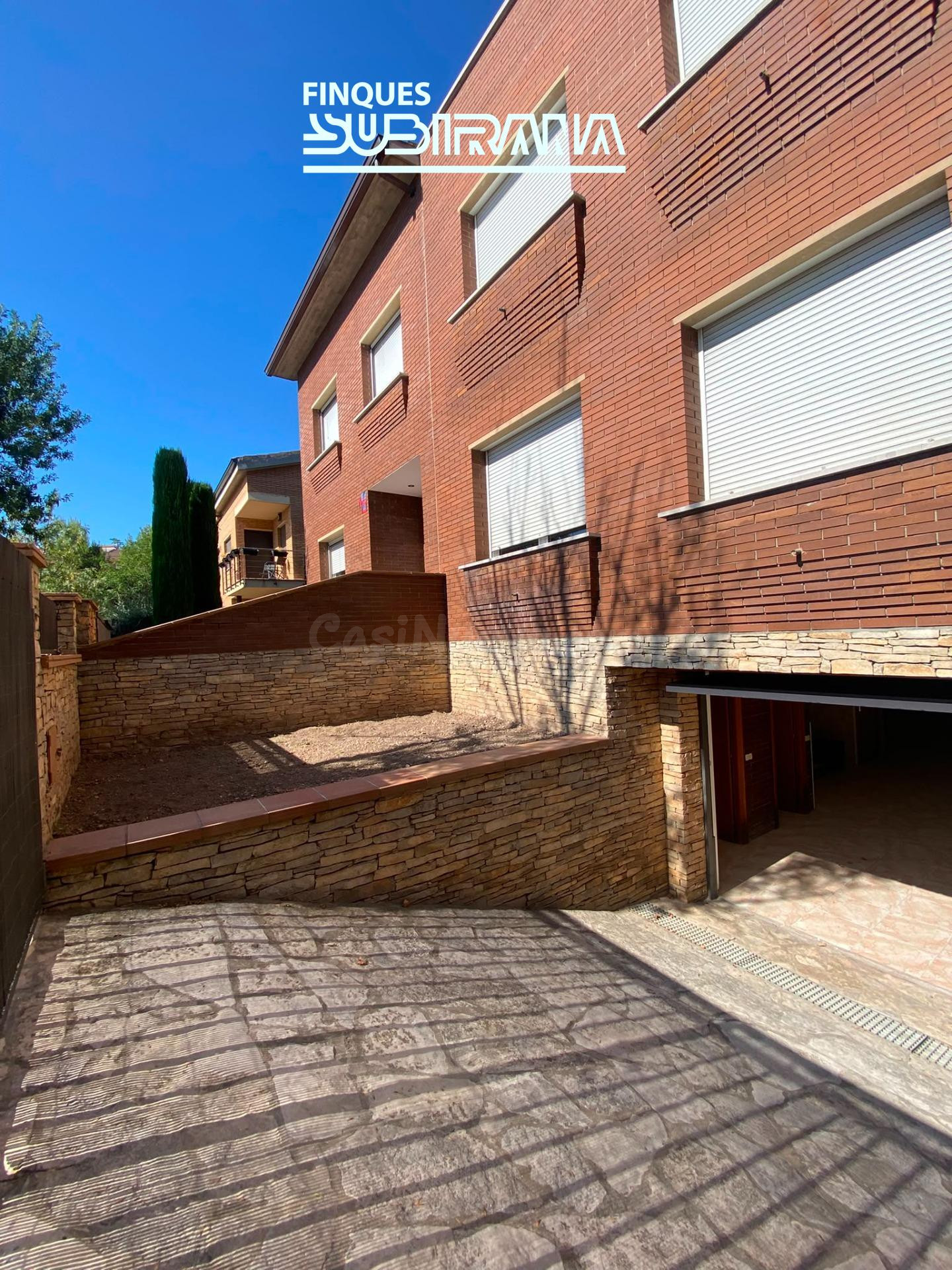 Exclusiva casa unifamiliar de 255 m2 amb ampli pati privat i - foto 5