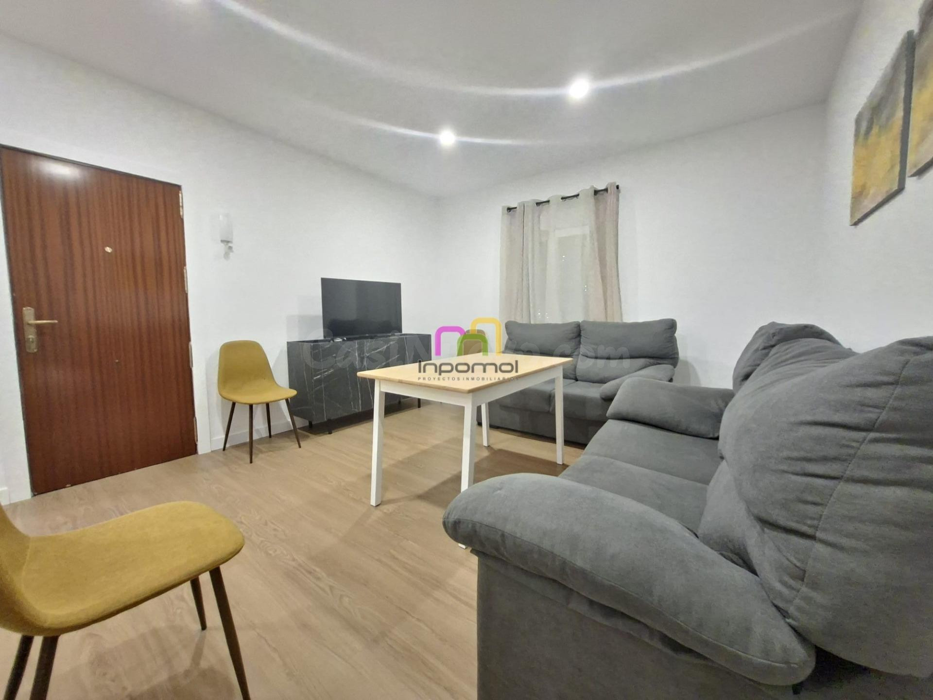 ELEGANTE PISO RECIEN REFORMADO EN SANTA MARINA, BADAJOZ - foto 3
