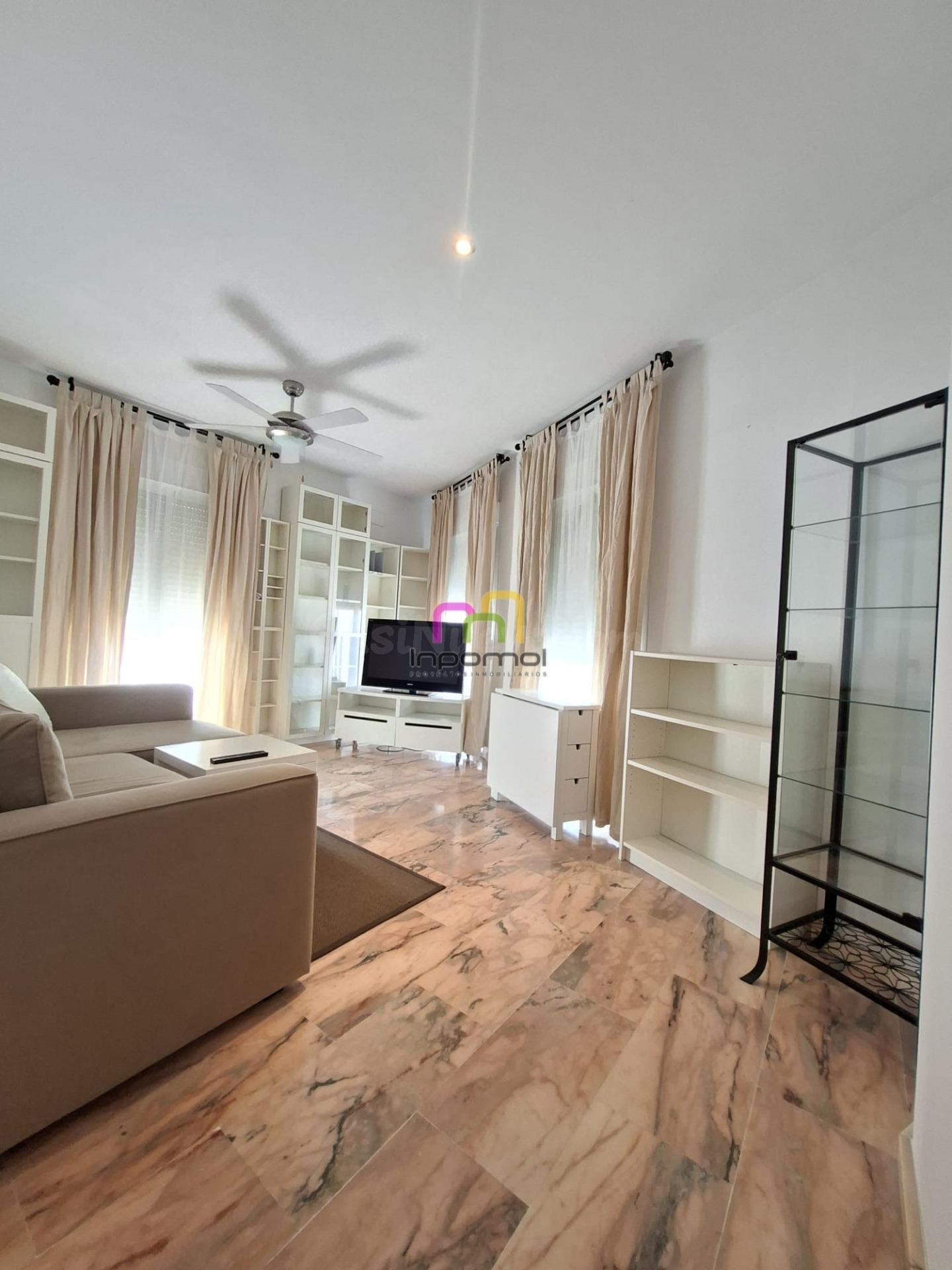ACOGEDOR APARTAMENTO EN EL CORAZÓN DE BADAJOZ (ALQUILER CON MUEBLES) - foto 2