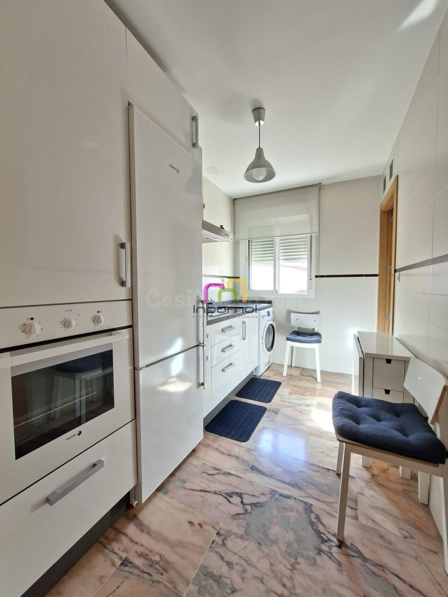 ACOGEDOR APARTAMENTO EN EL CORAZÓN DE BADAJOZ (ALQUILER CON MUEBLES) - foto 4