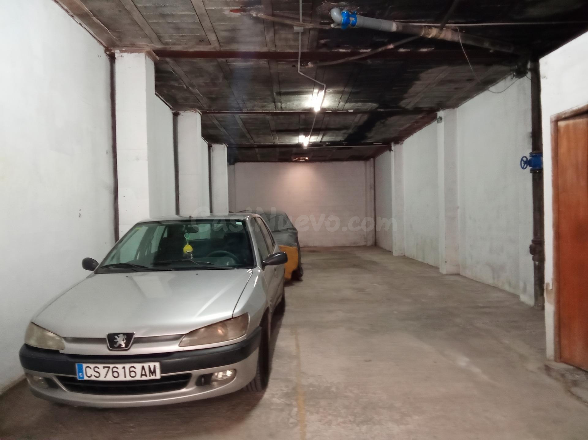 Garaje a pie de calle, amplio y con fácil acceso - foto 2