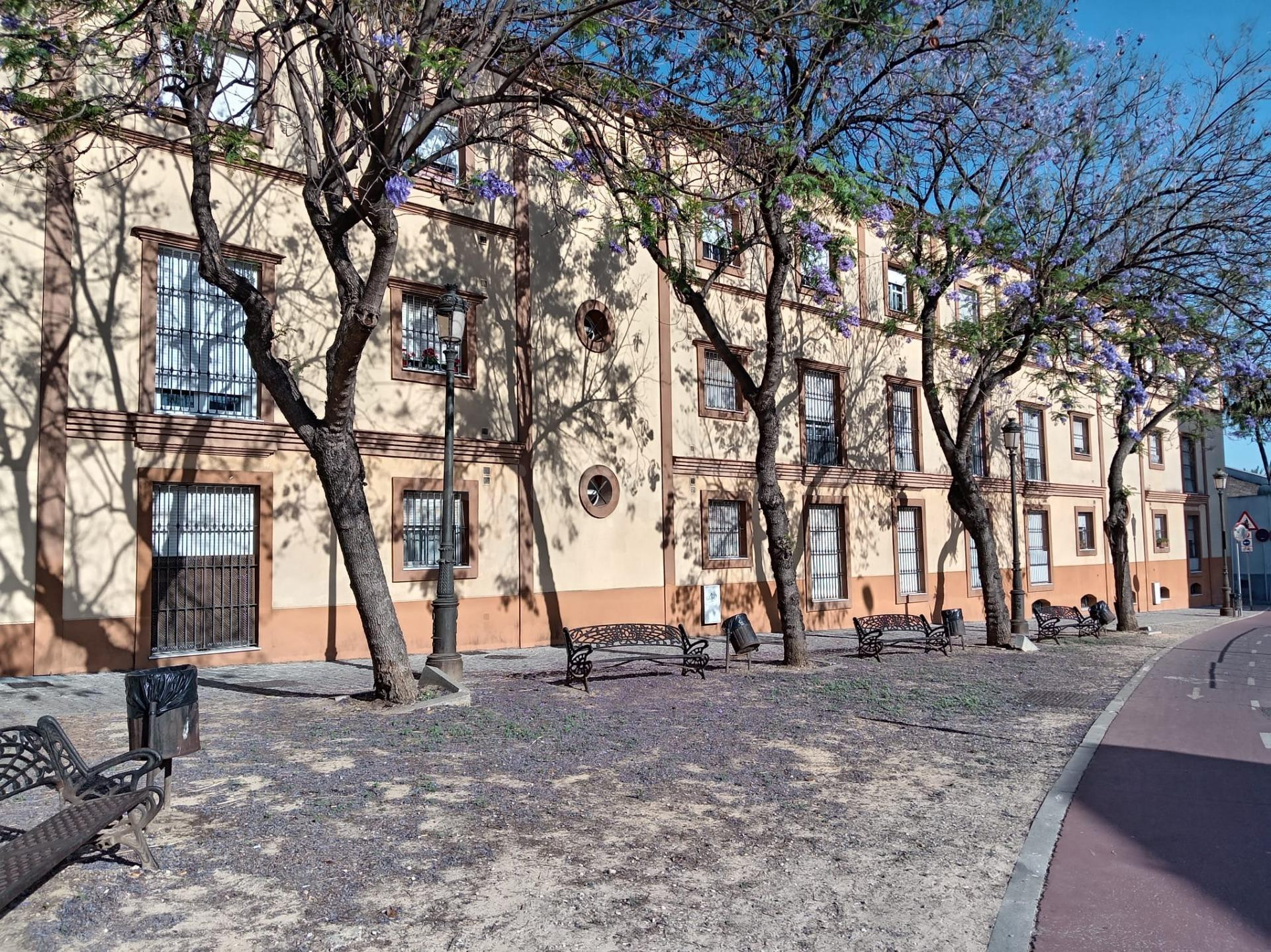 LE OFRECEMOS UN ESTUPENDO GARAJE EN EL CENTRO DE JEREZ - foto 3