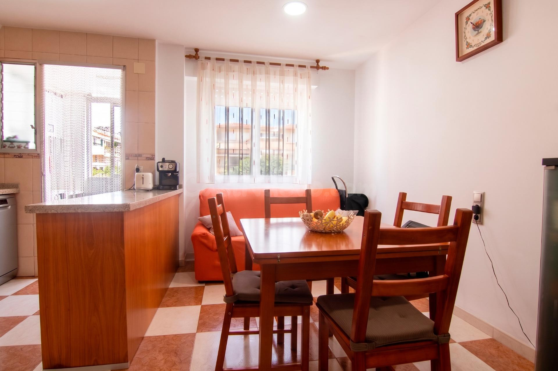 IMPECABLE Y LUMINOSO PISO LISTO PARA ENTRAR A VIVIR CON VIST - foto 3