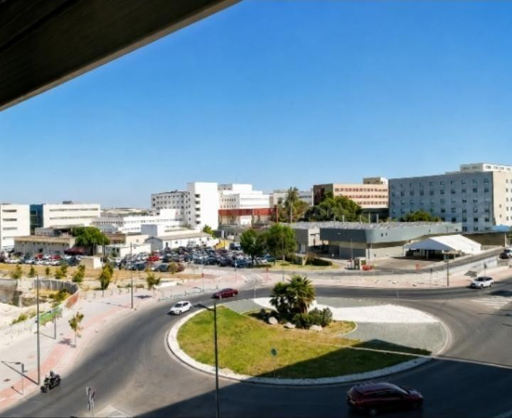 ESTUPENDO PISO REFORMADO EN LAS TORRES PRECIO NEGOCIABLE - foto 2