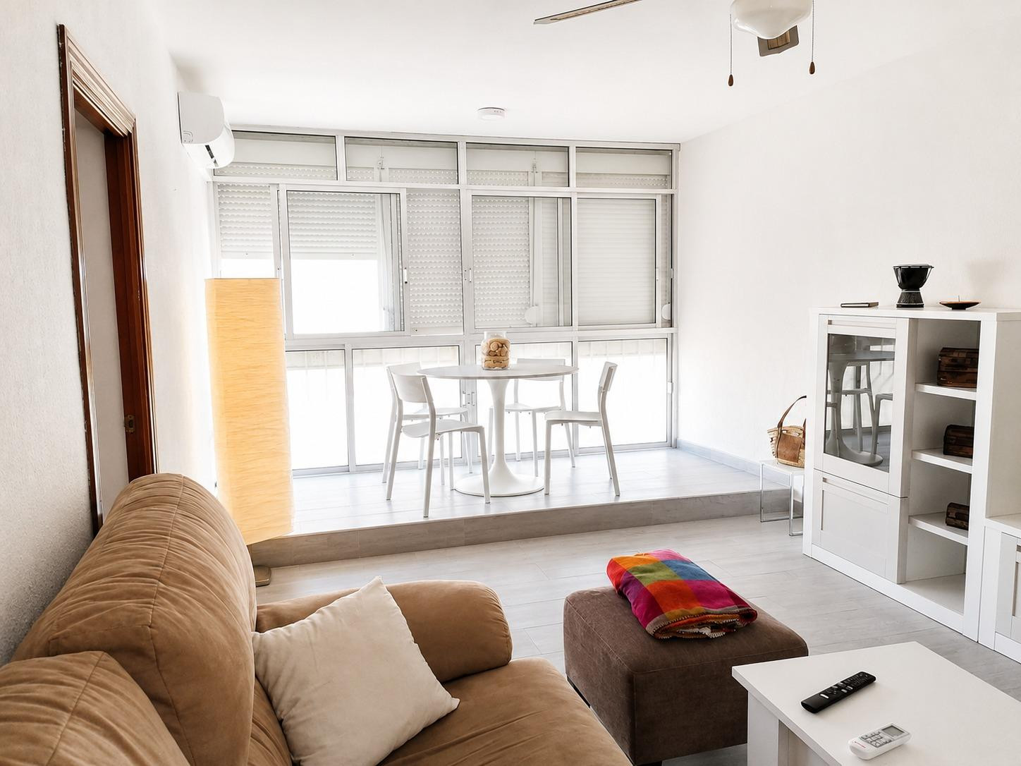 ESTUPENDO PISO REFORMADO EN LAS TORRES PRECIO NEGOCIABLE - foto 4