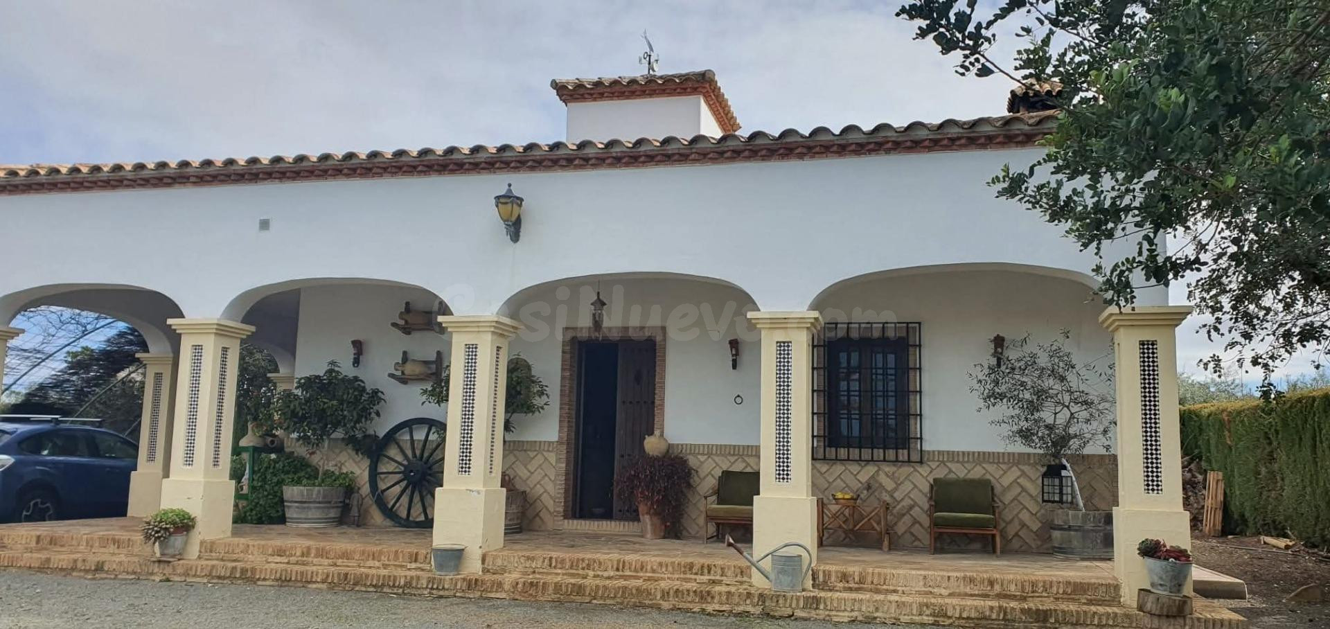 Encantadora Casa con Piscina cerca de puerto serrano - ¡List