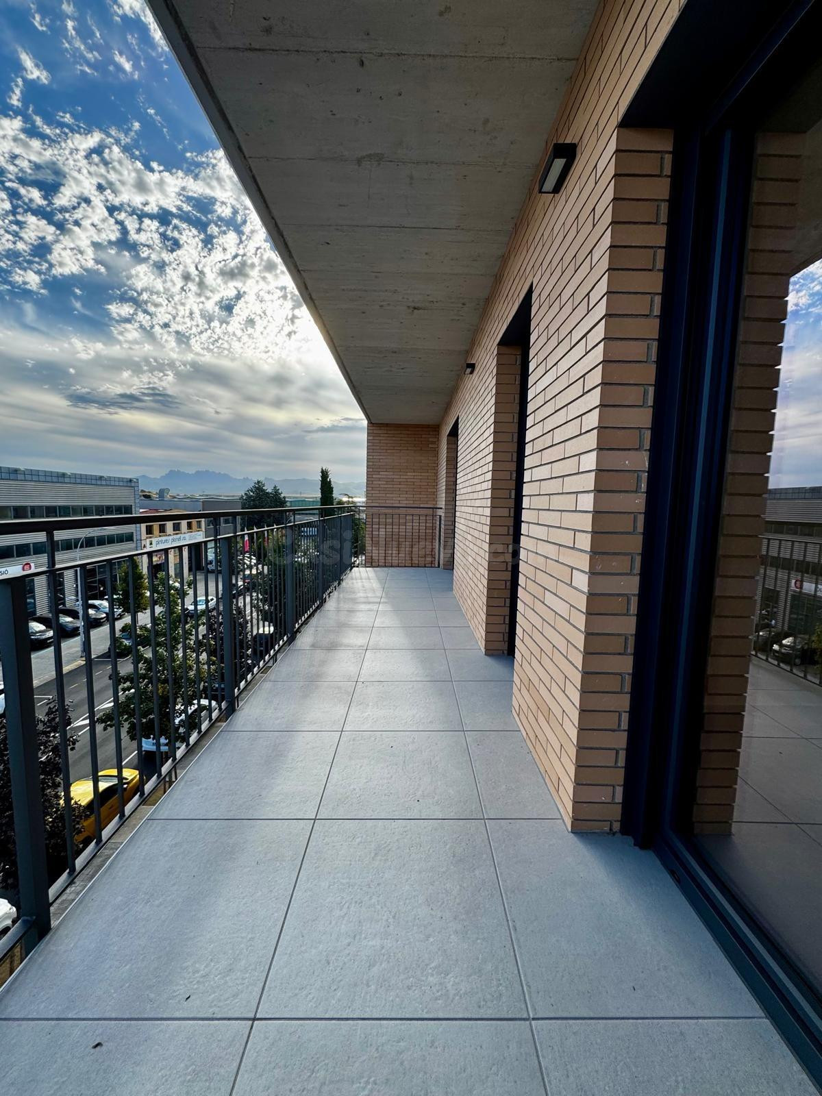 DÚPLEX D'OBRA NOVA A L'AVINGUDA BARCELONA D'IGUALADA - foto 2