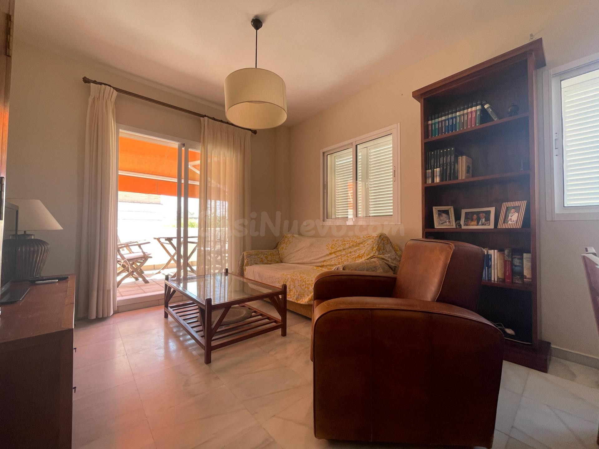 PRECIOSO PISO EN EL ALTILLO CON TERRAZA PRIVATIVA DE 21 M2 Y PARKING EN SUBTERRÁNEO - foto 4