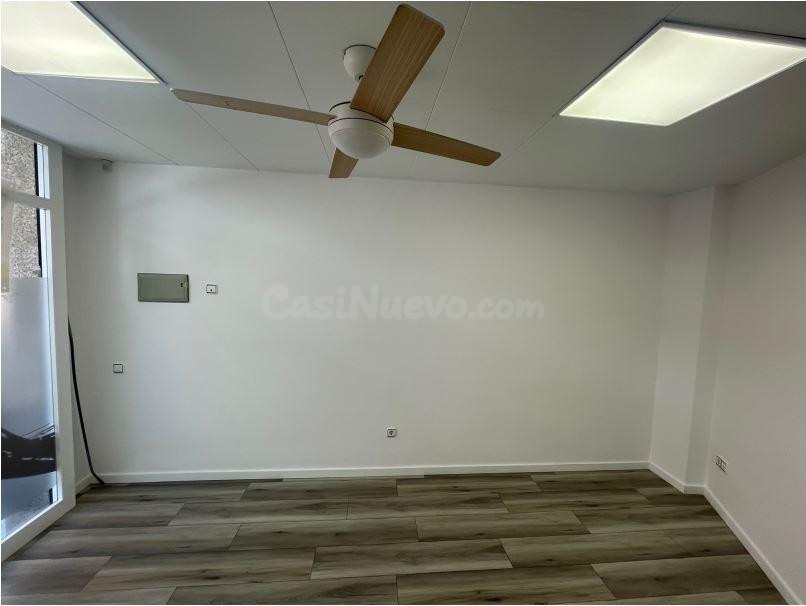 Oportunitat! Local comercial de 16 m2 a peu de carrer a Igua - foto 2