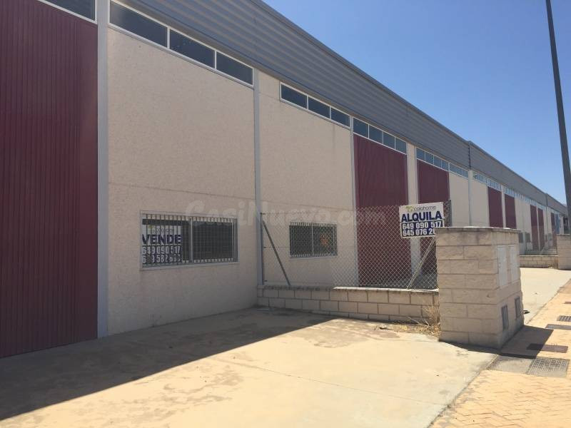 SE VENDE NAVE EN POLIGONO POLEAR, VILLANUEVA DEL TRABUCO - foto 4