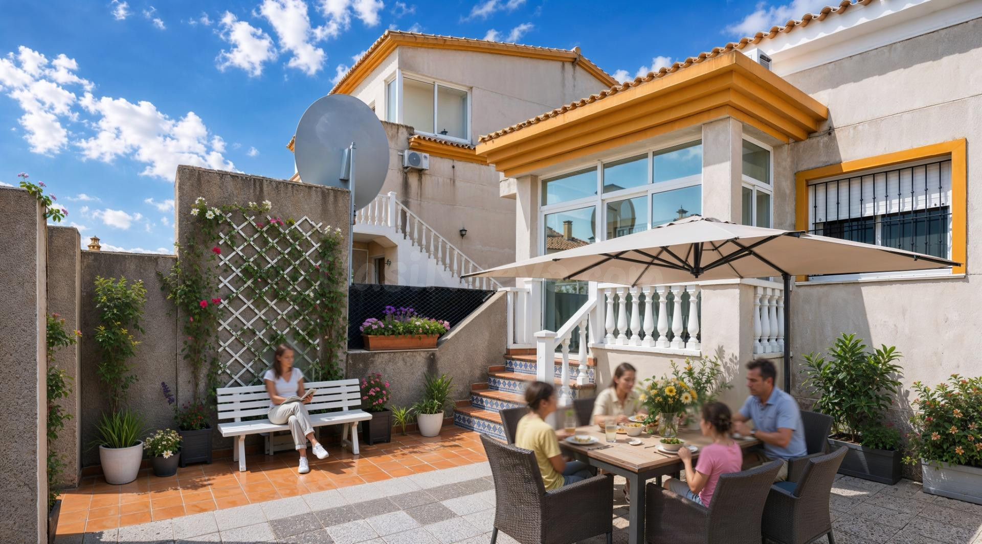 CASTALLA INTERNACIONAL: DOS DORMITORIOS, PATIO, PISCINA Y APARCAMIENTO EN LA PUERTA!! - foto 2