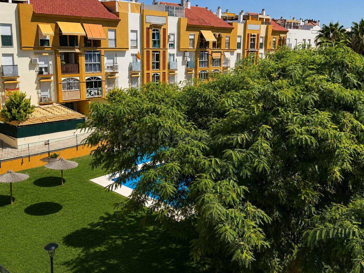 FANTÁSTICO ÁTICO EN URBANIZACIÓN CON PISCINA JUNTO A ESTADIO CHAPIN