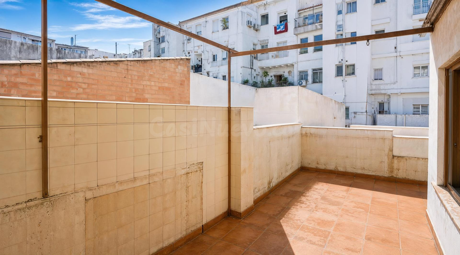 CUATRO habitaciones Y UNA TERRAZA PRIVADA DE 23 M2. AHORA MI - foto 3