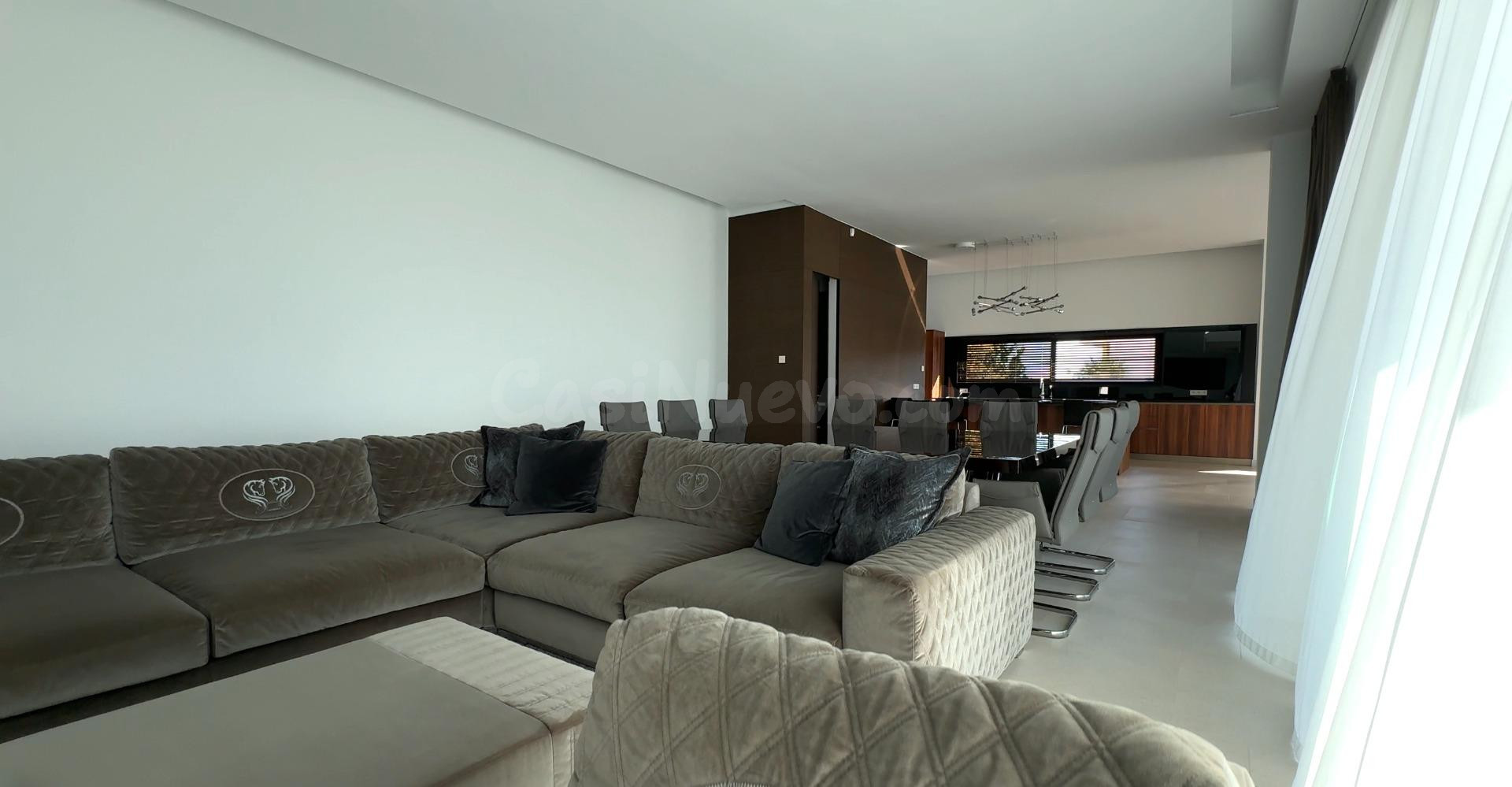 Se vende VILLA DE LUJO con SISTEMA INTELIGENTE, 1200m2 de pa - foto 2