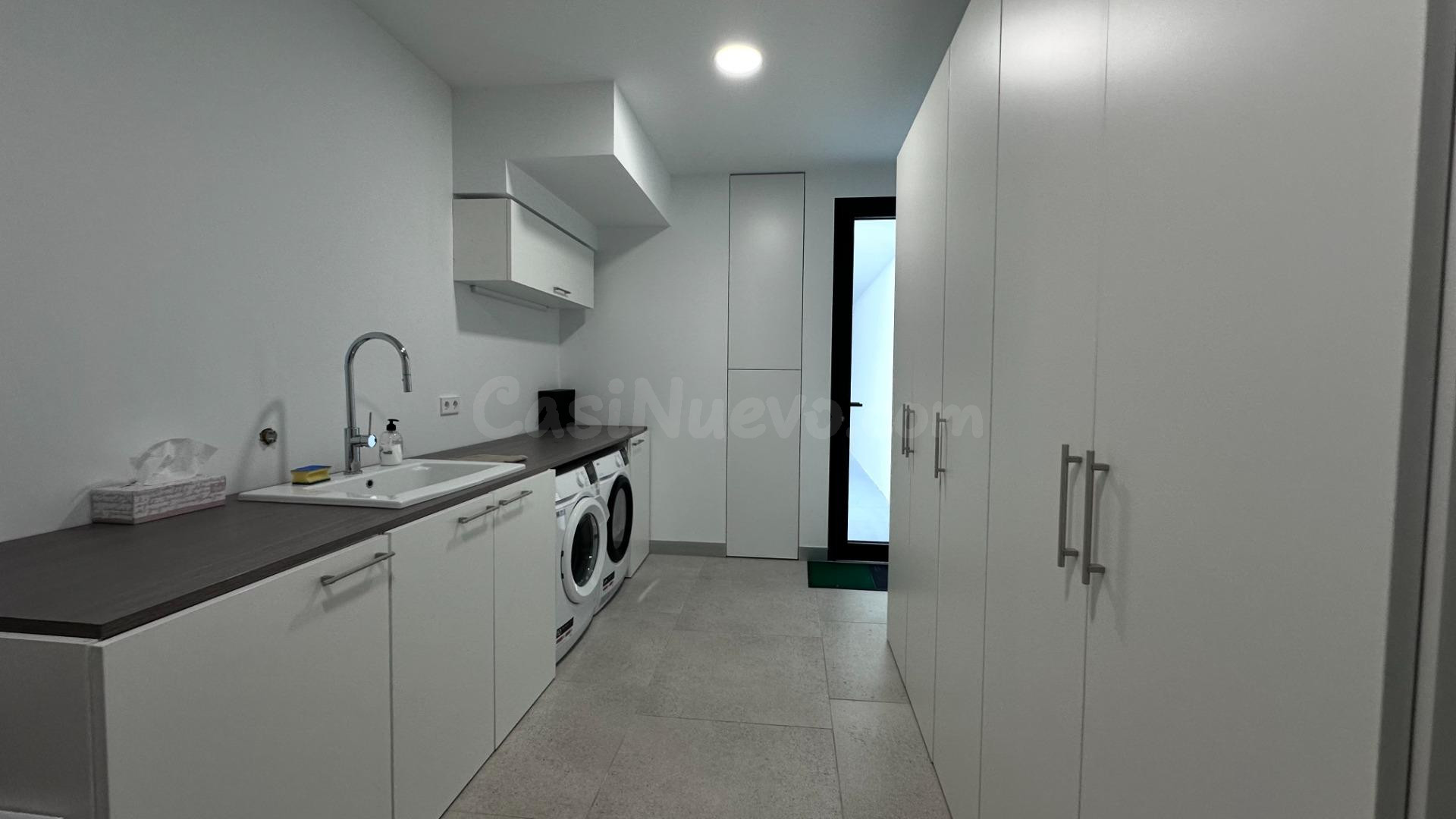 Se vende VILLA DE LUJO con SISTEMA INTELIGENTE, 1200m2 de pa - foto 5