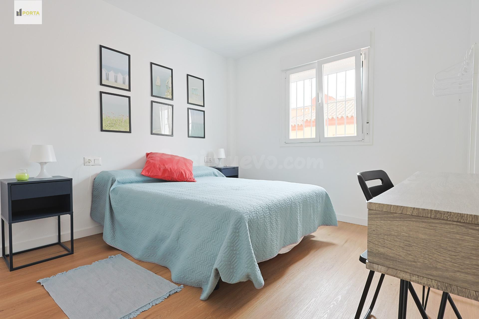 ENTRAR EN UNA VIVIENDA Y....