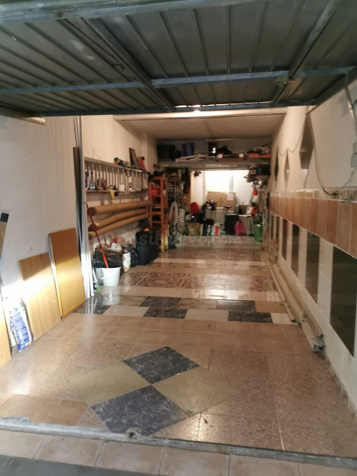 Se vende Garaje cabinado doble y muy bien arregladito en sót