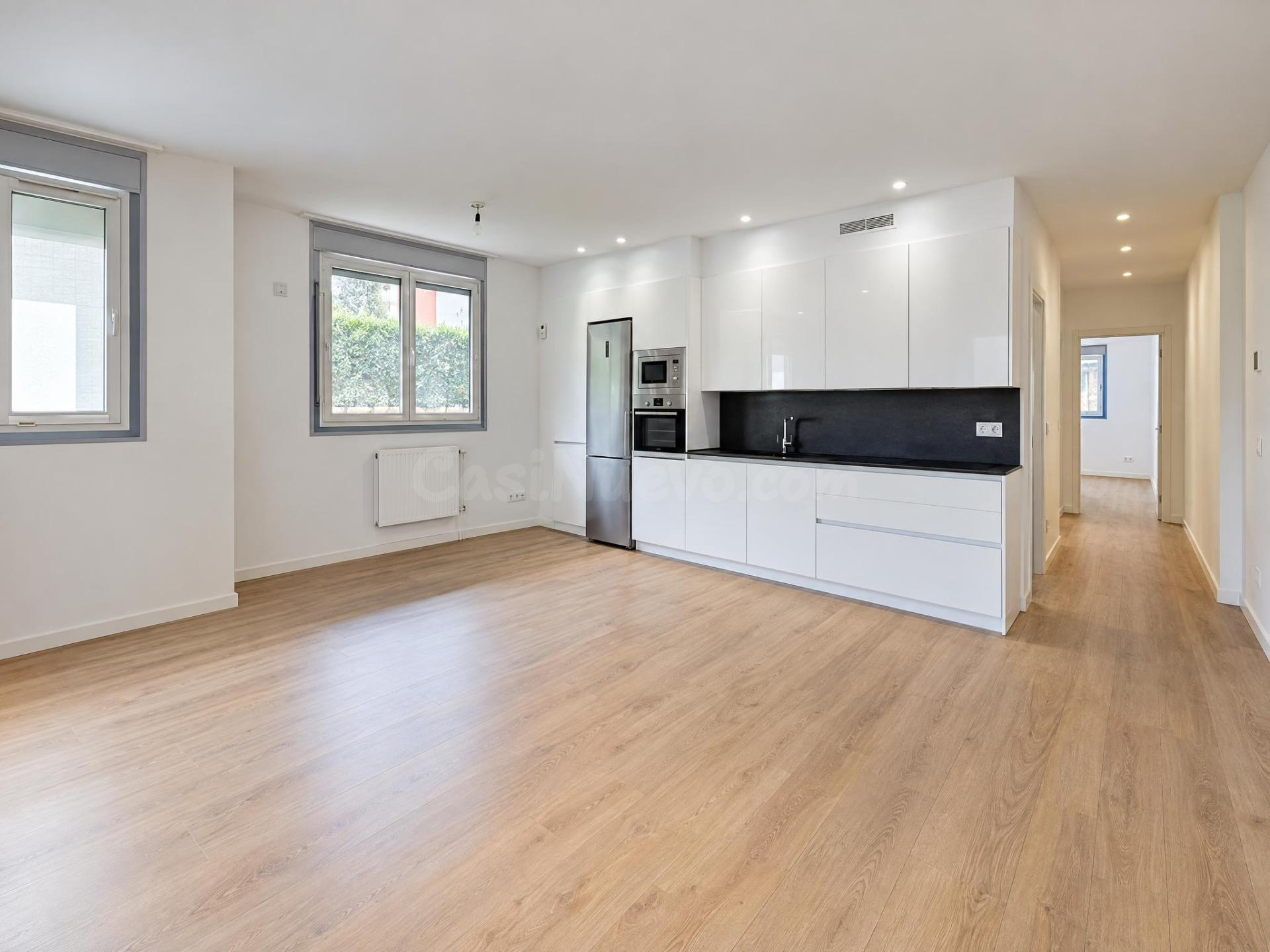 A ESTRENAR 92 M2, TRES DORMITORIOS Y DOS BAÑOS. UN BAJO RESI - foto 2