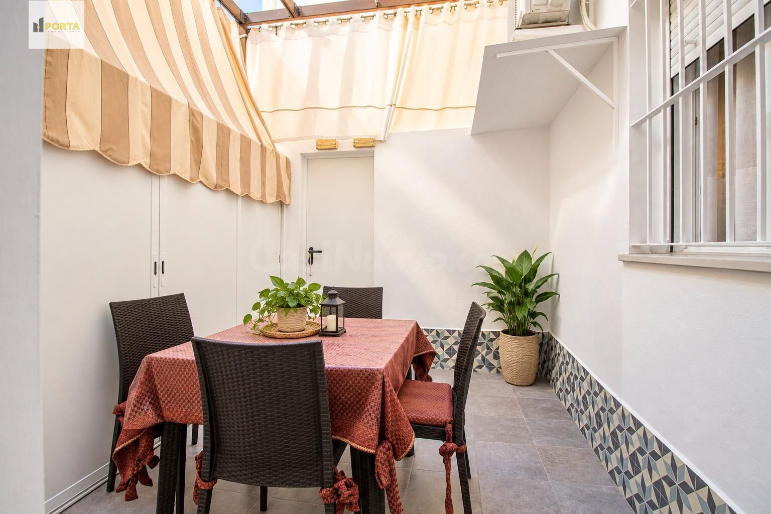 Apartamento con patio, lo que buscas.